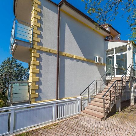 Apartment Helena Dramalj Exteriör bild